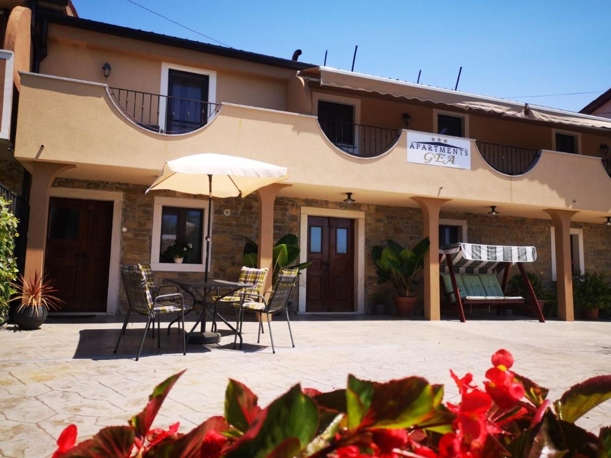 Apartments Gea Lucija Exterior foto